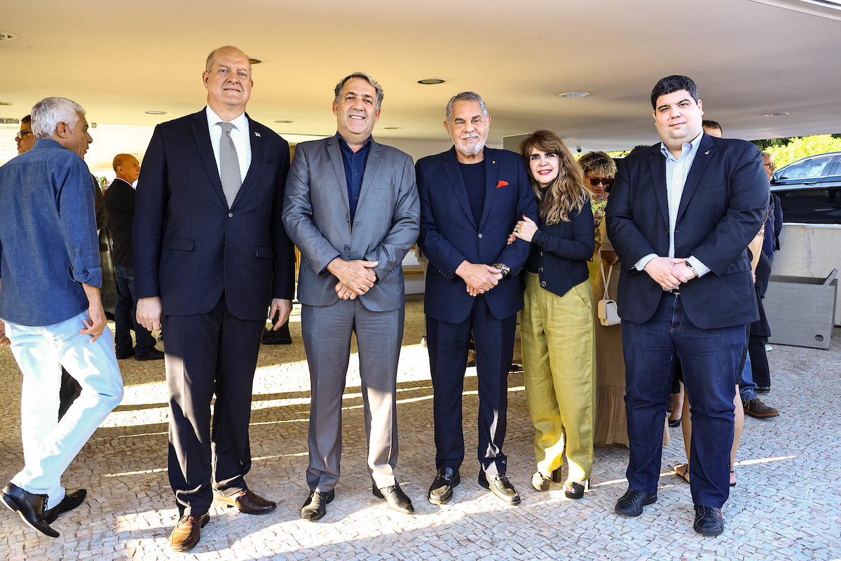 Paulo César Pagi Chaves; Fábio de Carvalho; Adriana Carvalho; Administrador do Plano Piloto, Valdemar Medeiros; e Bruno Olímpio