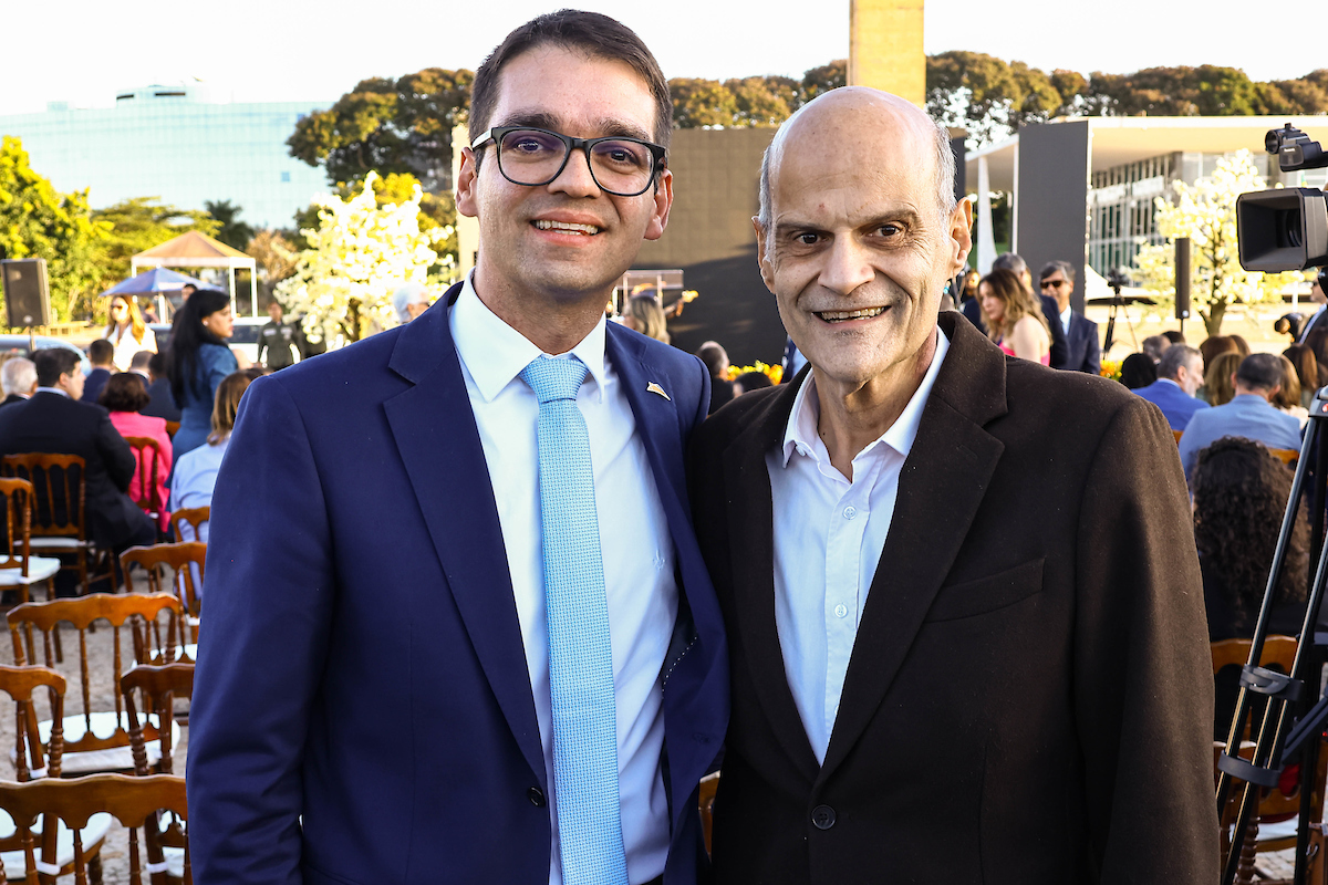 Diretor regional do Senac-DF, Vitor Corrêa e o secretário de Relações Exteriores do DF, Paco Britto