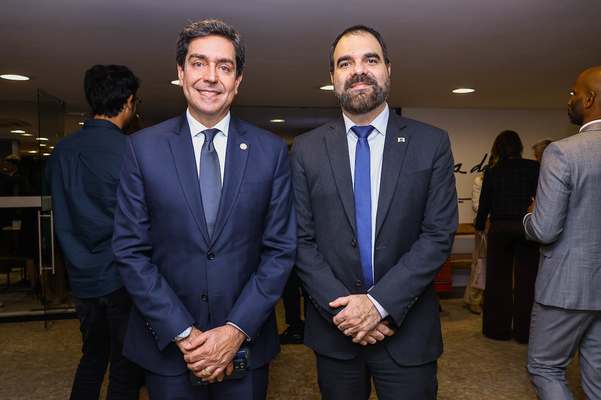 Mauro Oliveira e o secretário executivo de segurança do DF, Alexandre Patury