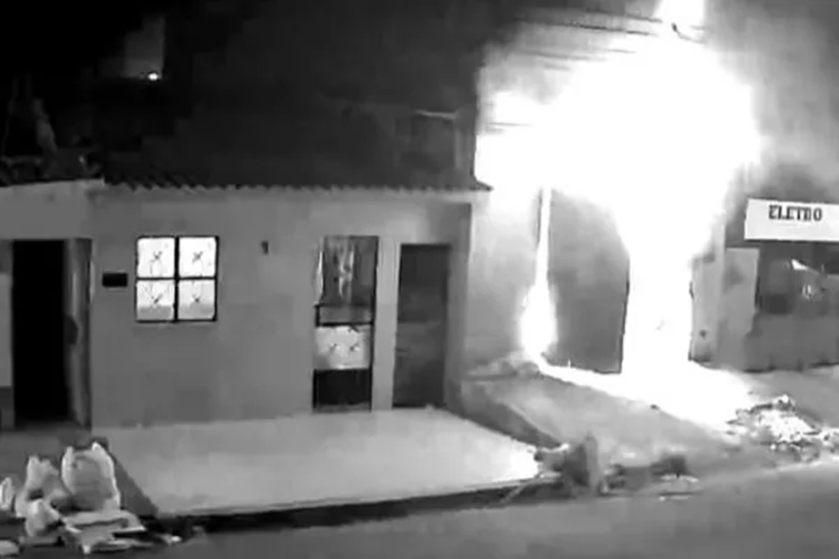 Homem que não aceitou fim do casamento teria incendiado casa em AL