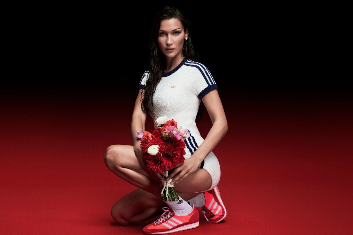 Na imagem com cor, foto da modelo Bella Hadid para campanha da Adidas - metrópoles 