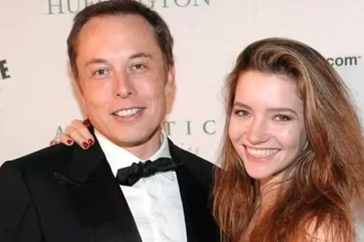 Foto colorida de Elon Musk com sua filha, Vivian - Metrópoles