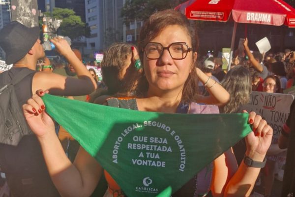 imagem colorida de Denise Mascarenha, da ONG Católicas pelos direitos das mulheres