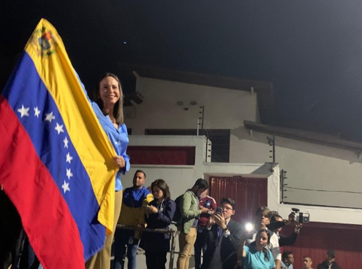 “Lula deve dizer a Maduro que é hora de ir embora”, diz Nobel da Paz