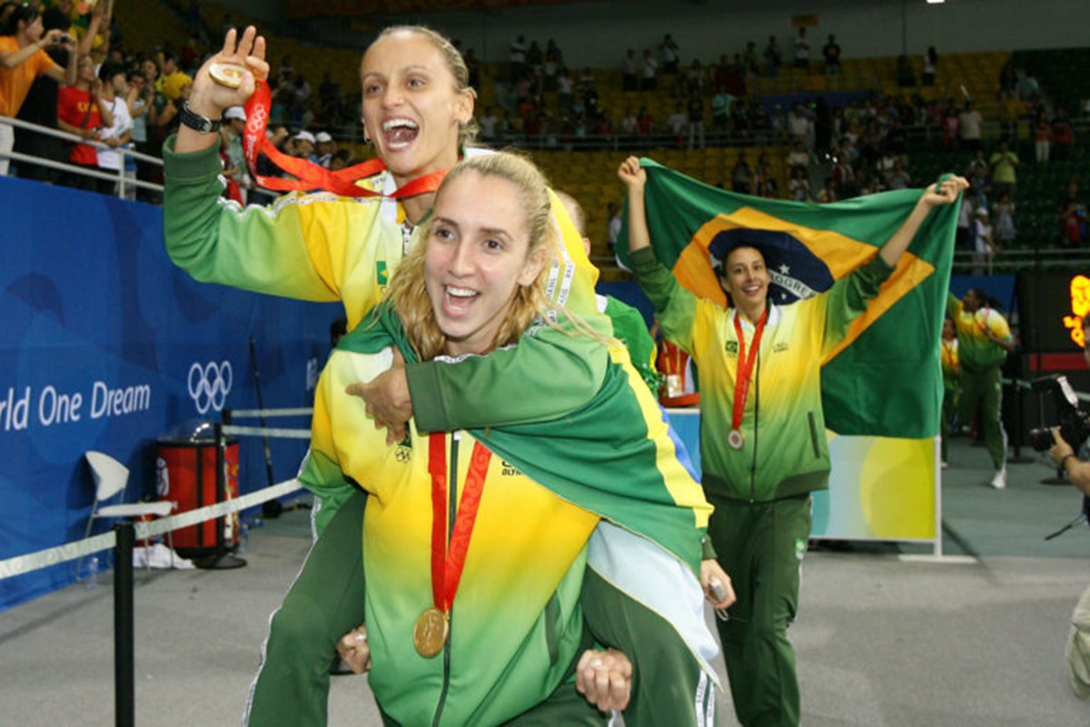 Foto colorida - Thaisa Daher e Fabiana de Oliveira 