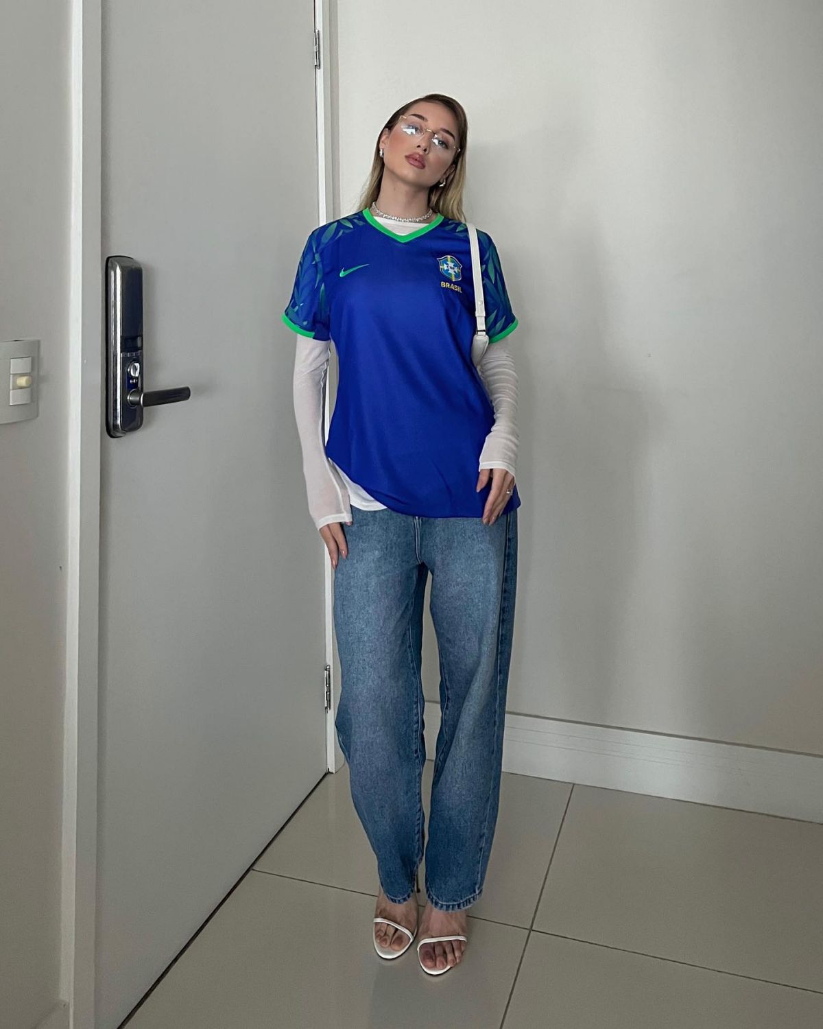 Look com camiseta do Brasil para as Olimpíadas - Metrópoles