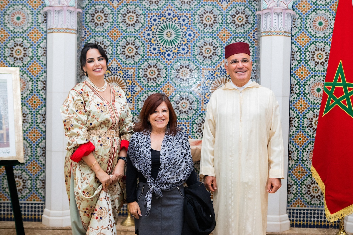 Embaixatriz do Marrocos, Siham Belamine; Liz Lobo e o embaixador do Marrocos Nabil Adghoghi