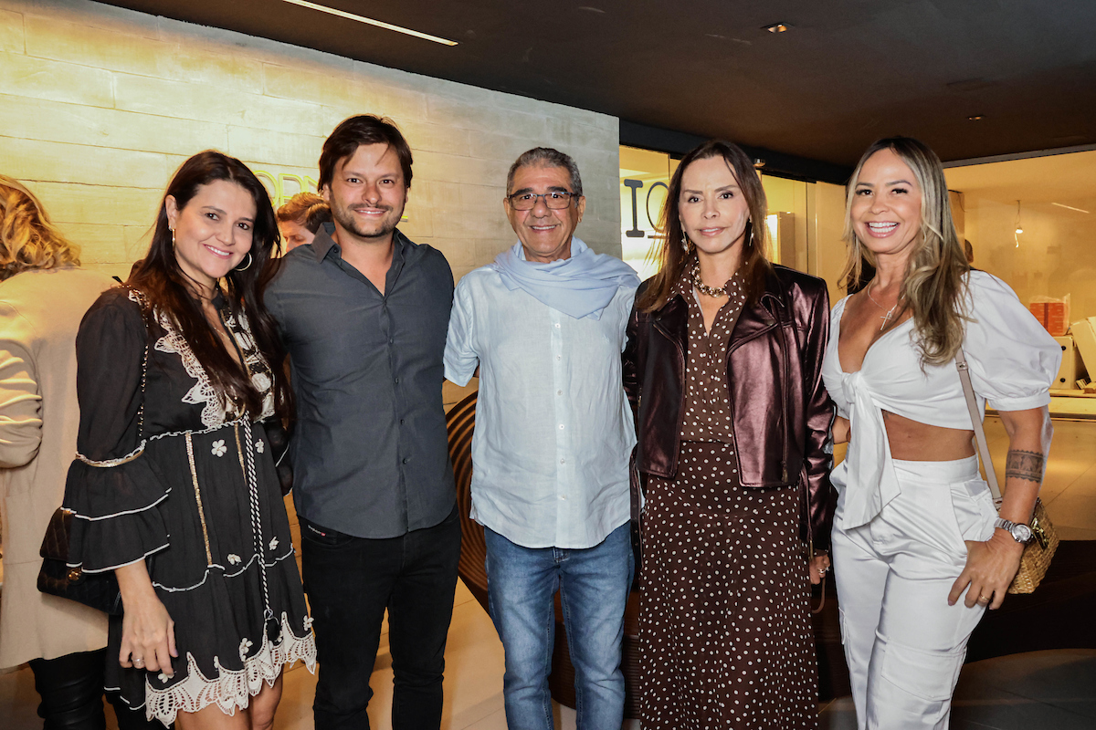 Lançamento da coleção Rastros, de Jacqueline Terpins