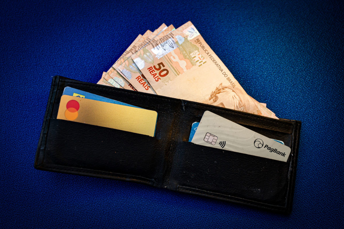 Banco é condenado por bloquear indevidamente conta-corrente de cliente | Metrópoles