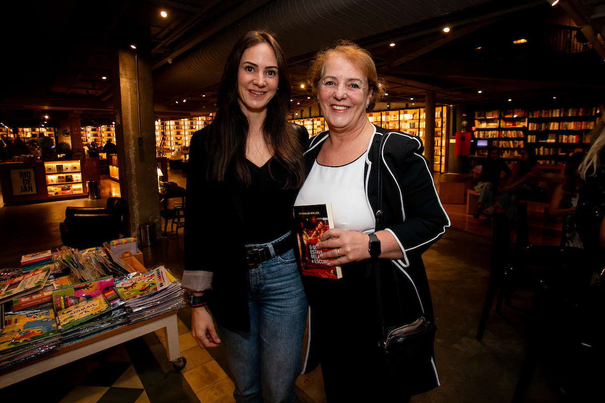 Lançamento do livro O Quarto Estava Gelado e Escuro, de Zé Ronaldo Müller, com bate-papo mediado por Claudia Meireles