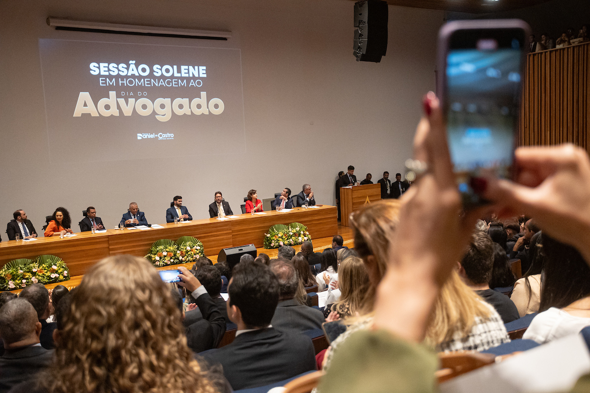 CLDF estava lotada para a sessão solene em homenagem ao Dia dos Advogados 