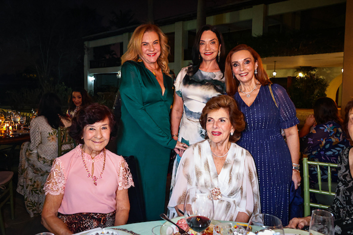 Matilde Torres, Alda Corrêa, Cléa Corrêa, Elma Leite e Cláudia Falcão