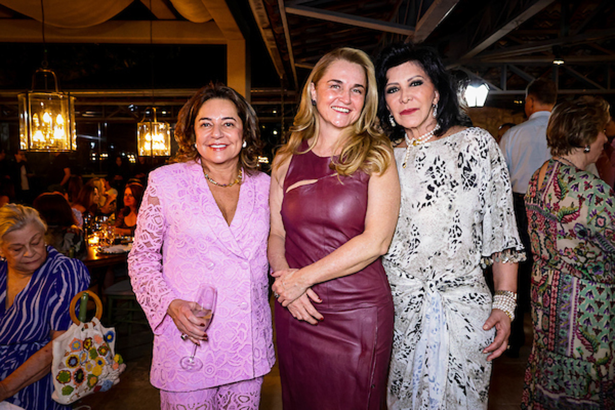 Cássia Domit, Débora Galvão e Cléa Gontijo