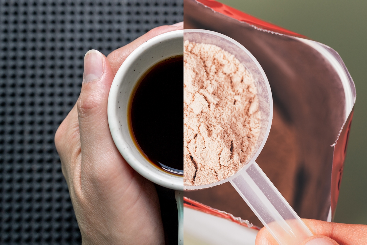 xícara de café e scoop de whey protein - Metrópoles