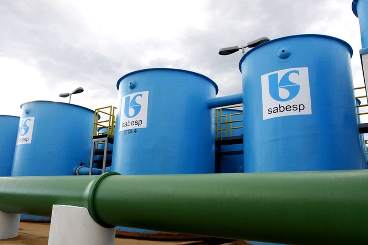 SP: tubulação da Sabesp rompe e afeta distribuição de água em bairros