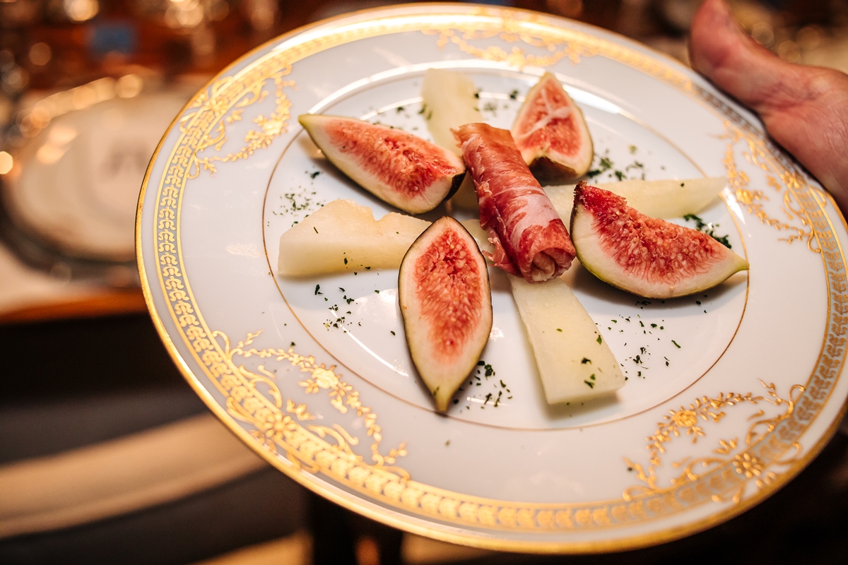 Salada de figos com melão e presunto de Parma