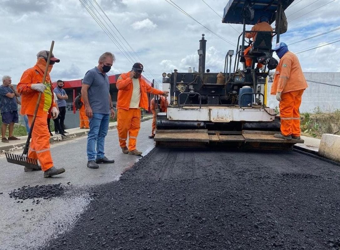 Prefeito de Patos, Nabor Wanderley anuncia obras com recursos do deputado federal Hugo Motta