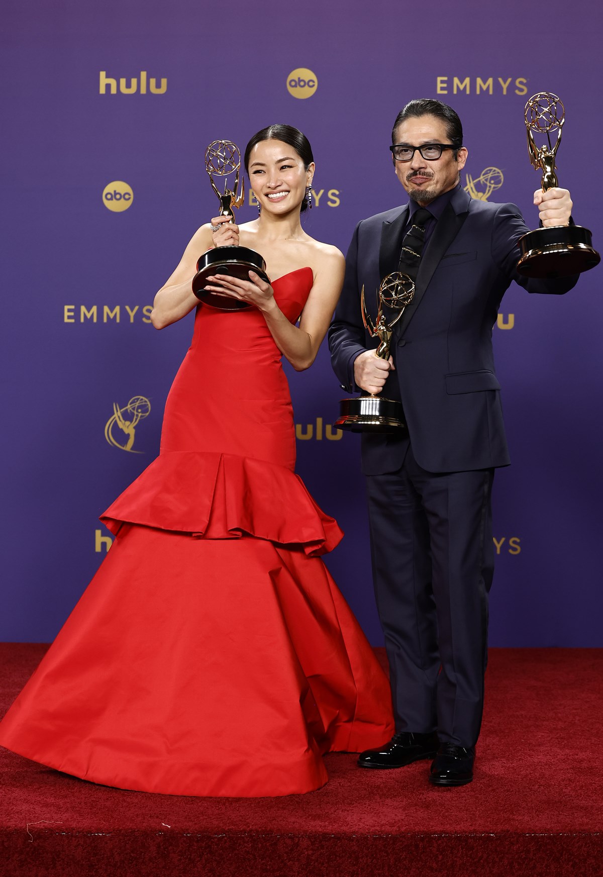 Anna Sawai emmy awards 2024 tapete vermelho premiação - metrópoles