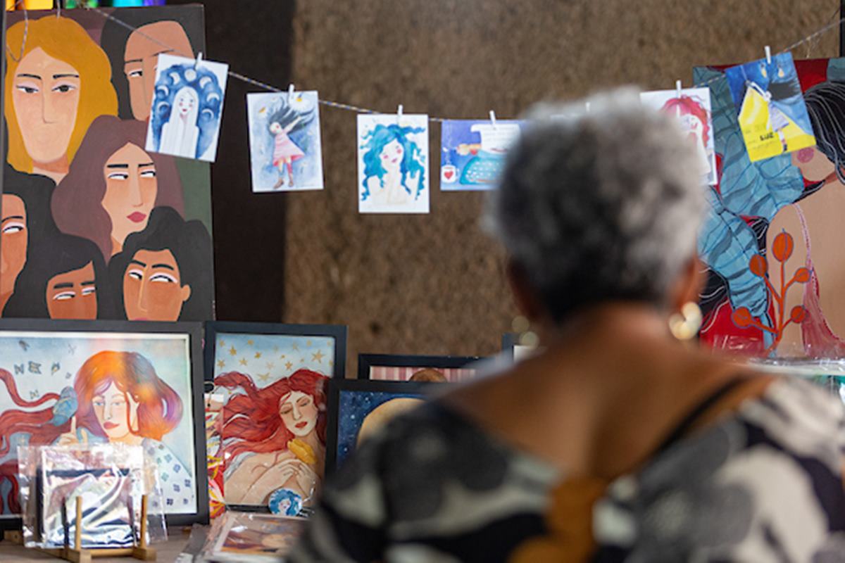 Fotos coloridas da bienal da Caixa - Metrópoles