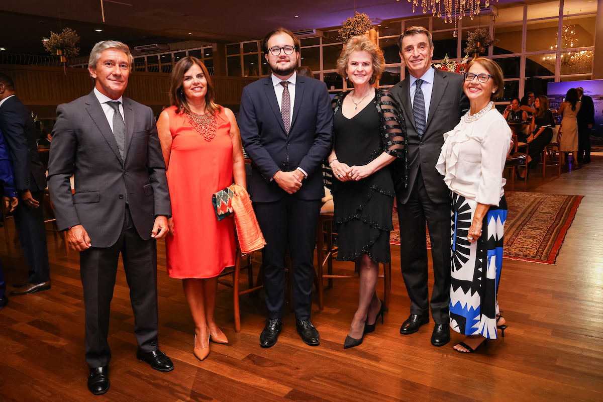 Embaixador de Portugal Luiz Faro, embaixatriz de Portugal Cristina Faro, Antonio Aversa, Bertha Pellegrino, embaixador da Itália, Alessandro Cortese e embaixatriz da Itália, Elissavet Makri