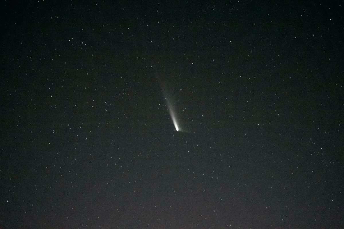 Imagem colorida do cometa do século - Metrópoles