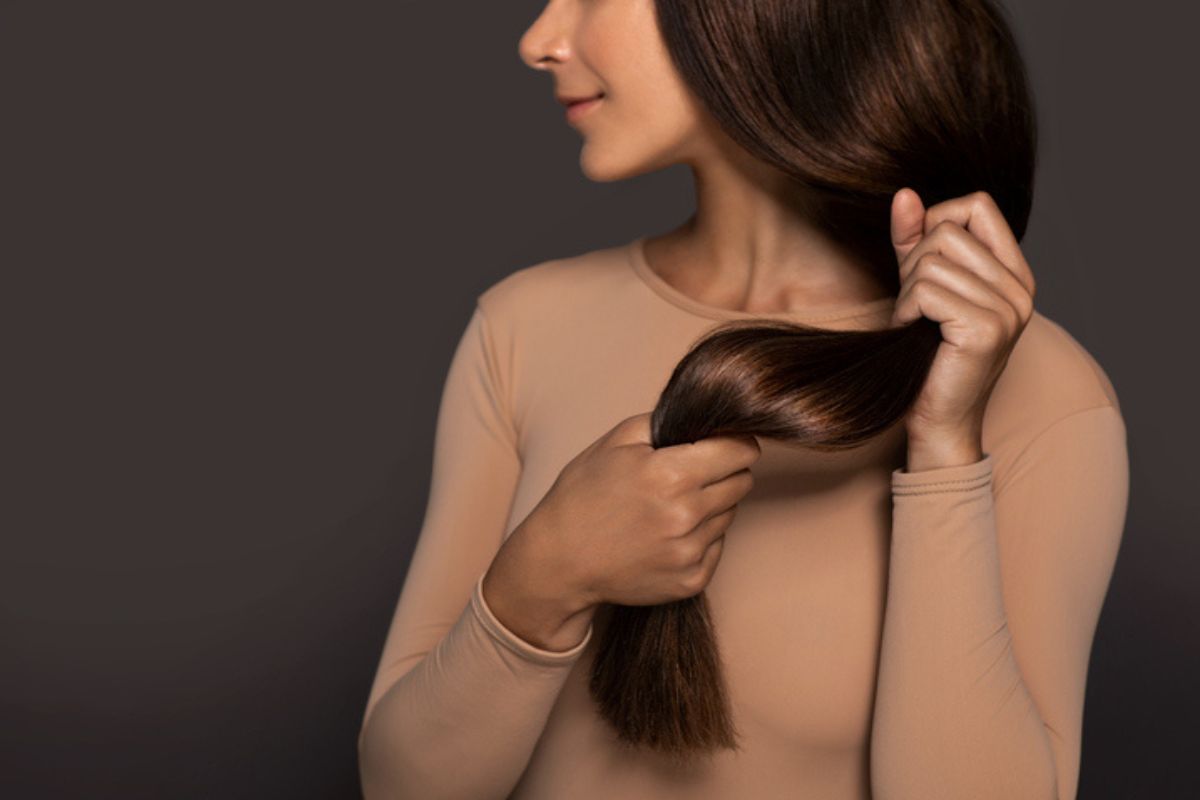 Sem frizz! Máscara caseira nutre o cabelo e mantém os fios no lugar