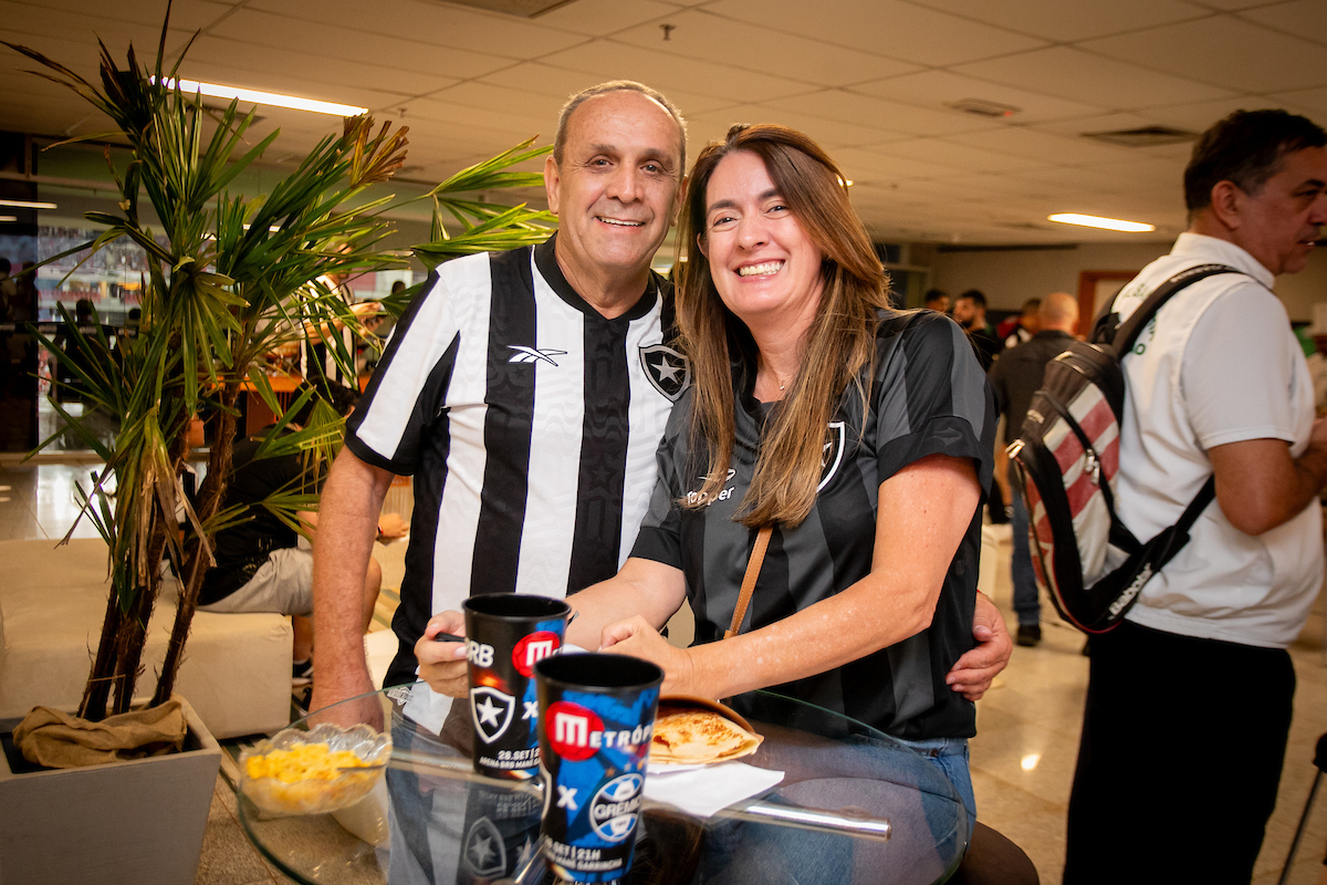 Camarote Metrópoles no duelo Botafogo e Grêmio - Metrópoles