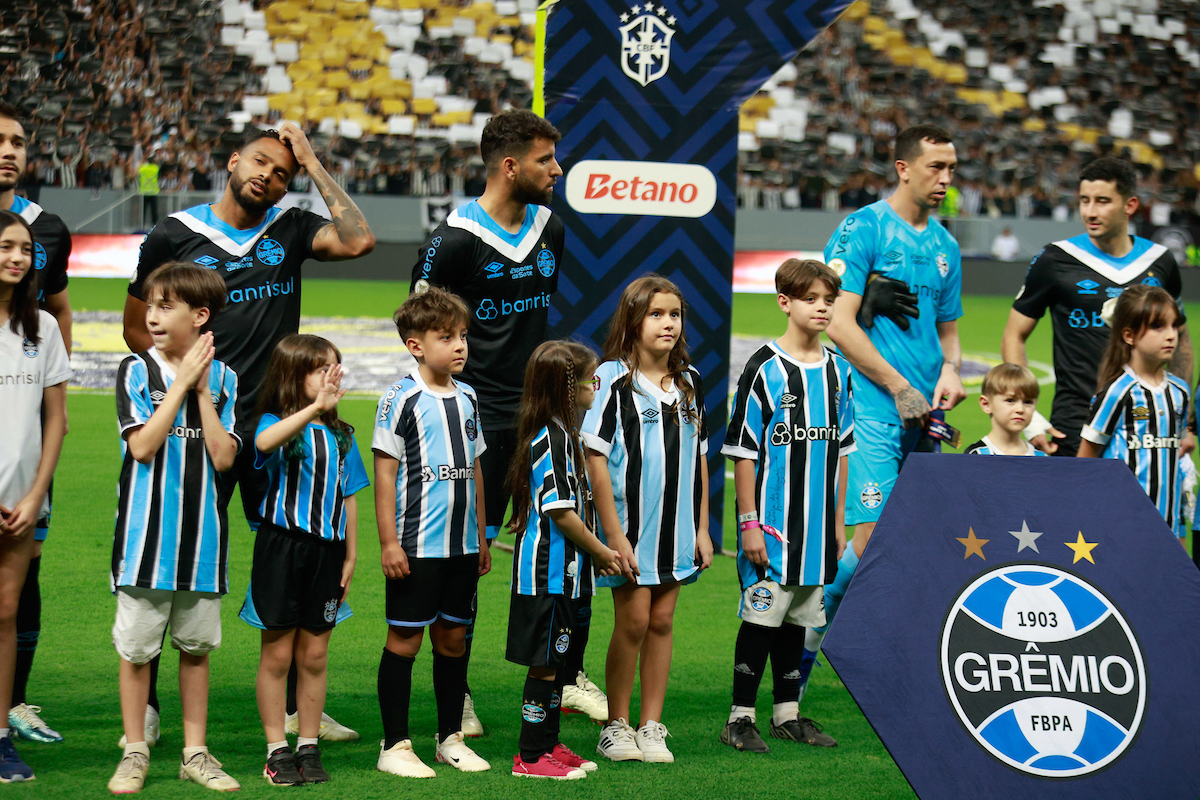 Crianças Botafogo e Grêmio - Metrópoles