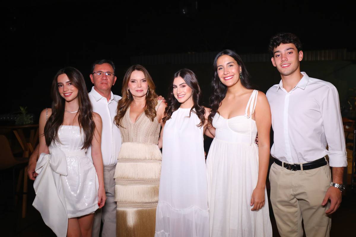 Marina, Philipe e Daniela Cavalcanti, Beatriz Bronzeado, Letícia Diniz e Philipe Cavalcanti