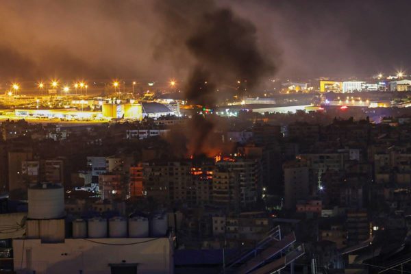 Imagem colorida de explosão sobre a área de Dahieh