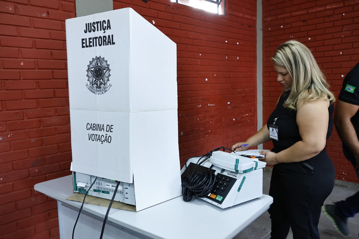 Eleições 2024 urnas são fechadas e apuração começa; Metrópoles