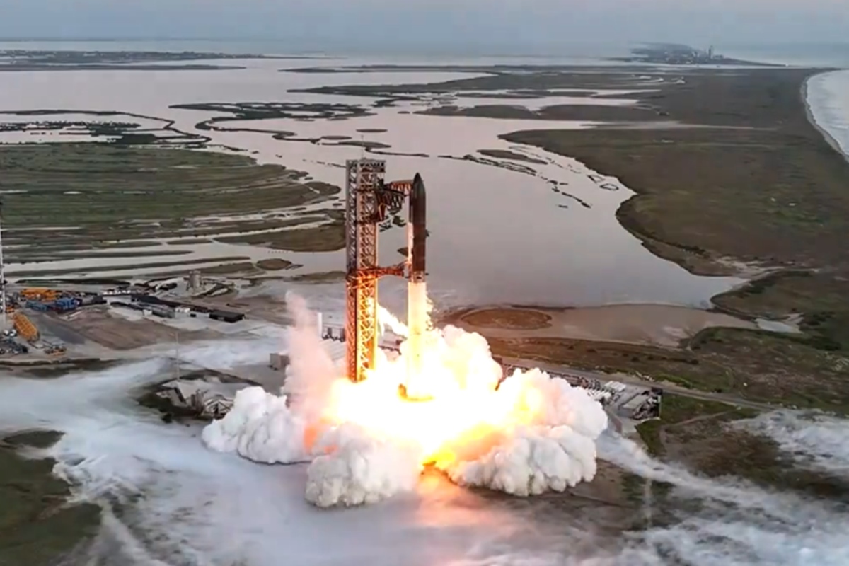 SpaceX de Elon Musk testa foguete que será usado para ir a Marte