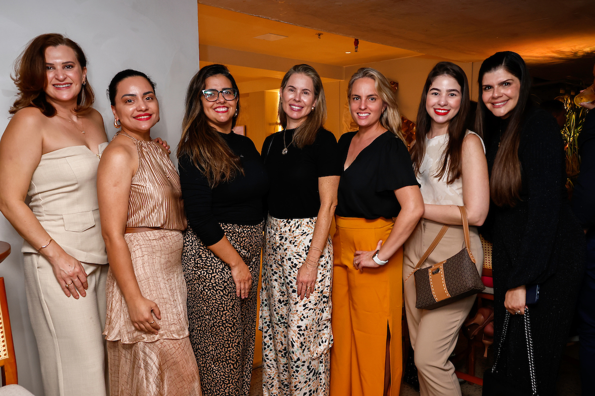 Gláucia Freitas Naiara Arriel, Gabriela Marzoni, Helianne Figueiredo, Juliana Rocha, Letícia Siqueira e Thaisa Velasco