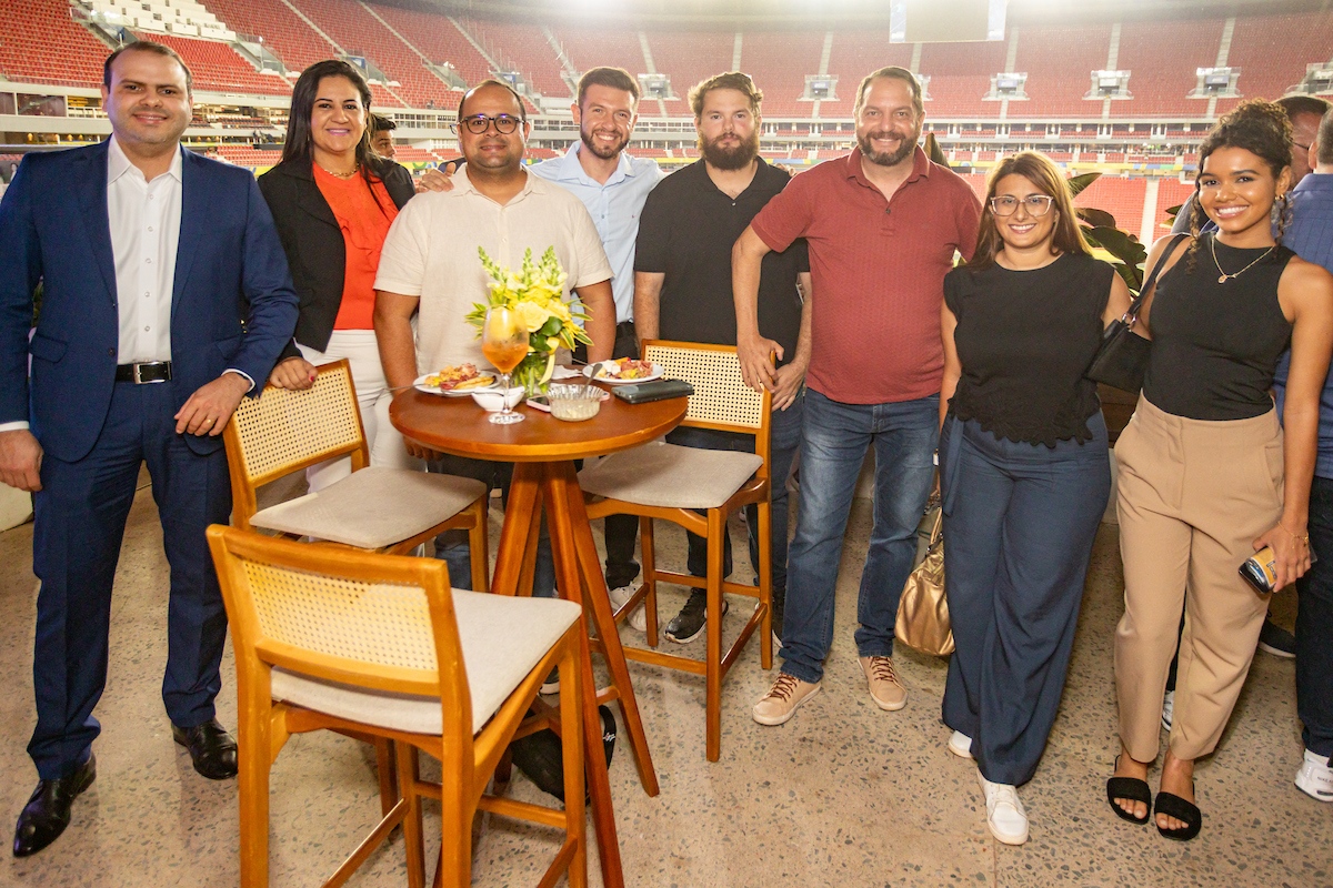 Secretário de Esporte e Lazer do Distrito Federal, Renato Junqueira; Ariana Ribeiro; João Paulo Rustiguel, Lucas Bolzan, Davi Barbosa, Haland Guilarde, Sara Leite e Bruna Coimbra