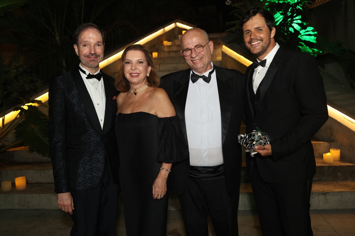 Amador Outerelo, May Moura, André Sá Rego, Vinicius Bertoli