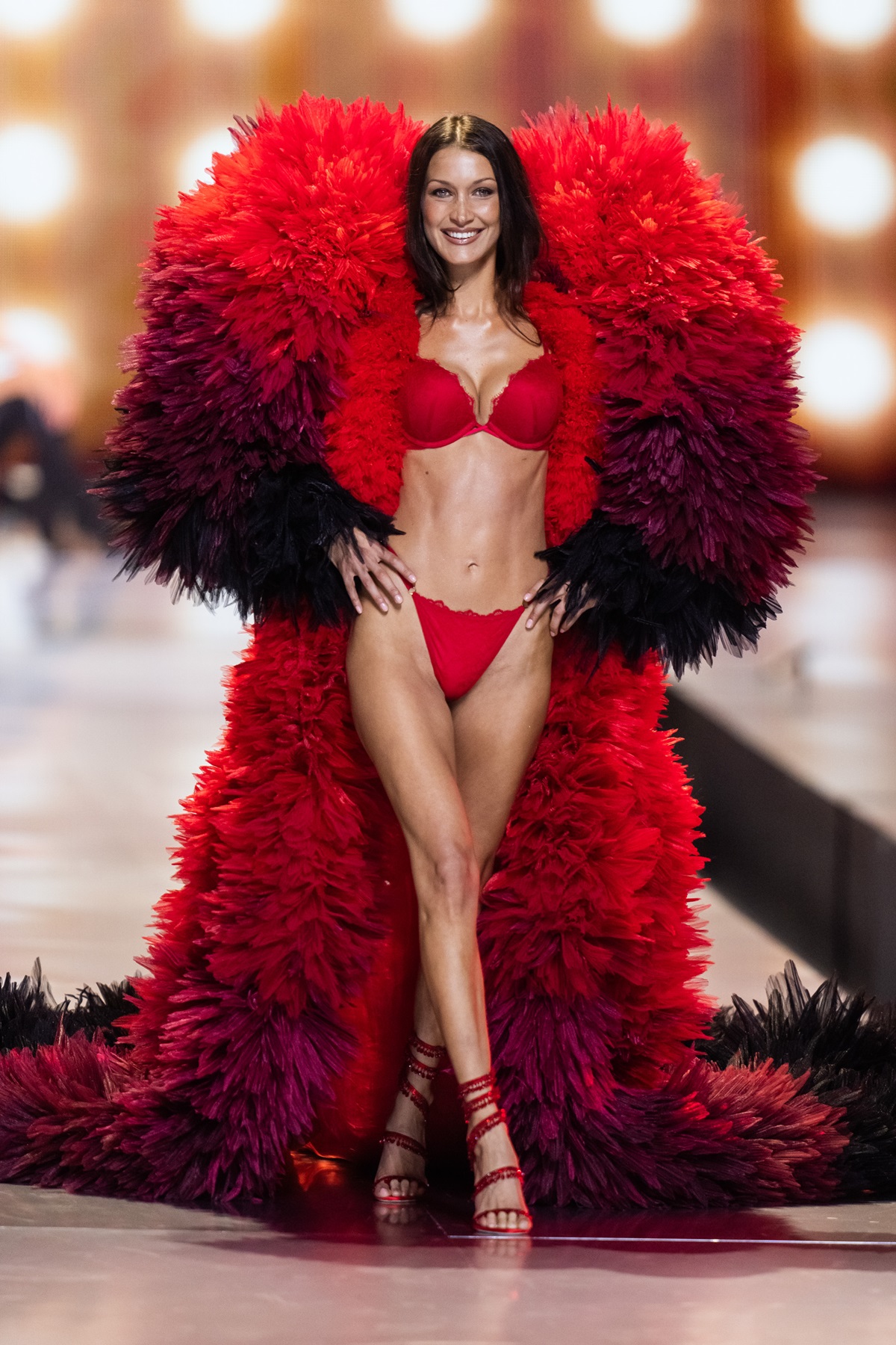 victoria's Secret Fashion Show bella hadid - metrópoles