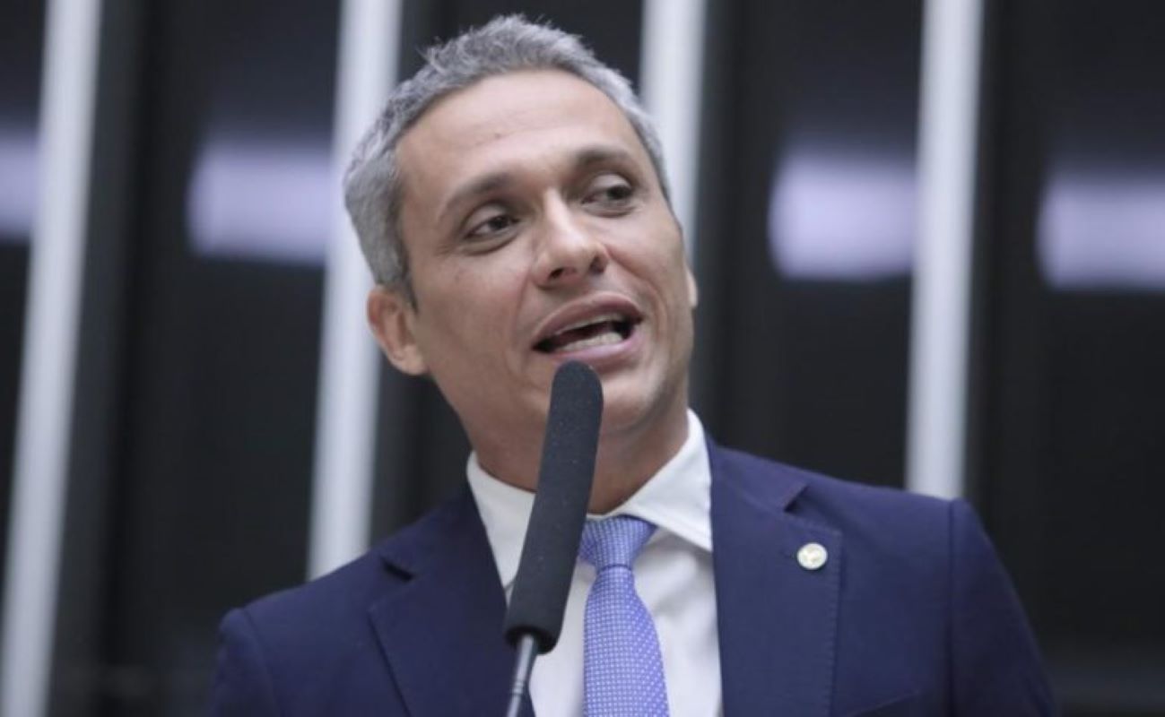 Gayer pede prisão de irmão de Lula à PGR após escândalo do INSS