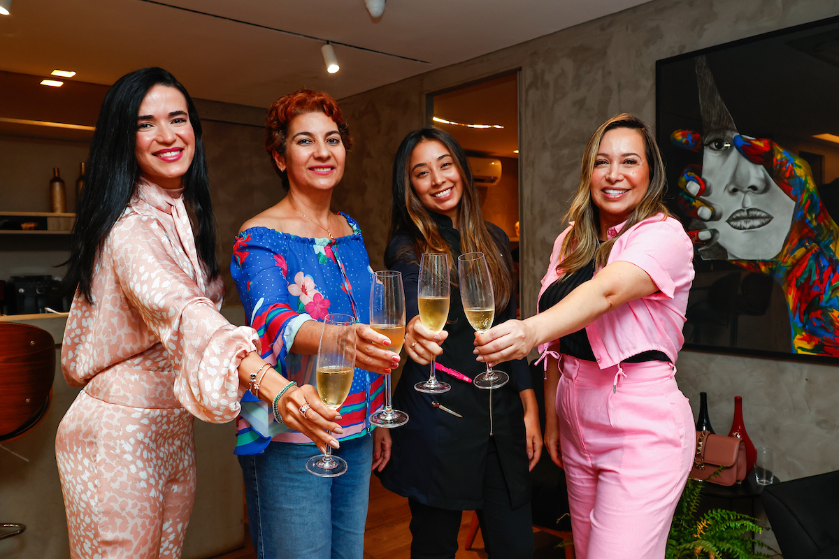 Cintia Batista, Andreia Dias, Emília Vieira e Chelia Wobido