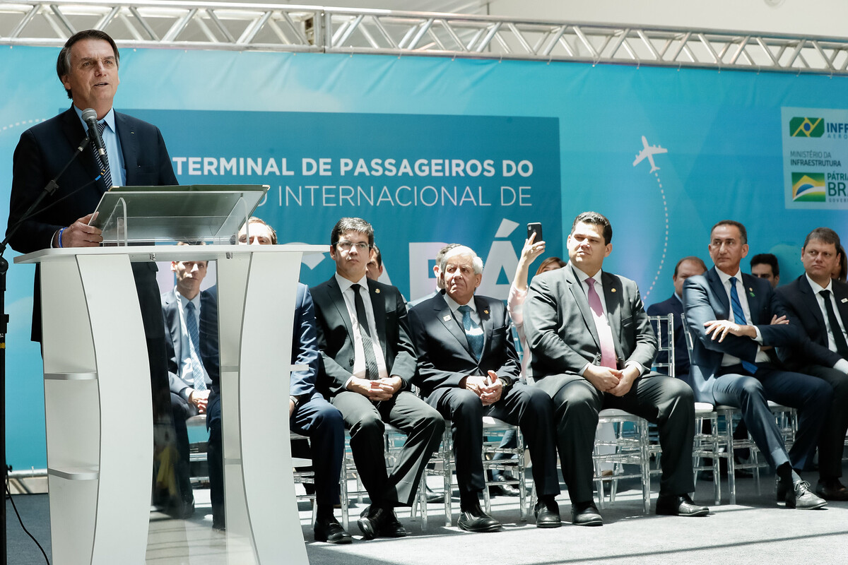 Jair Bolsonaro inaugura aeroporto em Macapá em 2019