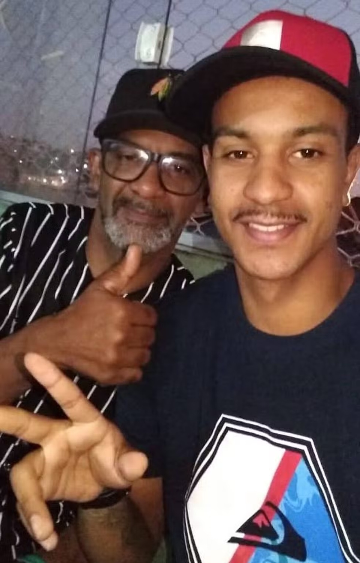 Pai e jovem negro morto por PM de SP - Metrópoles