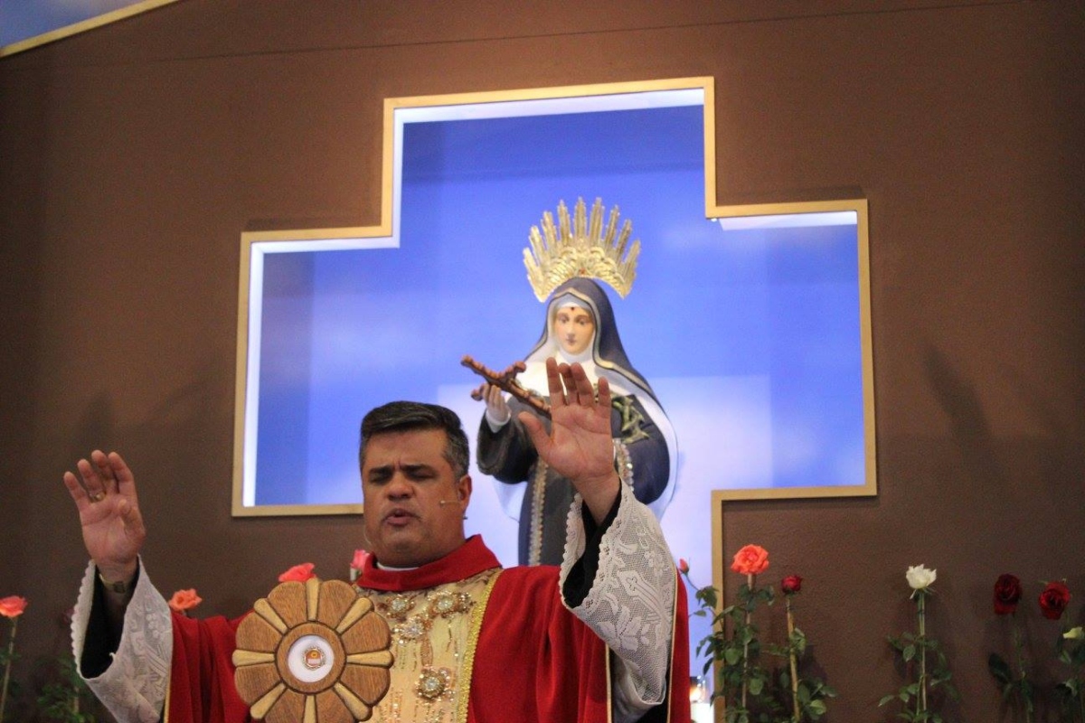 Padre é Afastado De Igreja Em Sp Após Vazamento De Fotos íntimas Metrópoles 7040