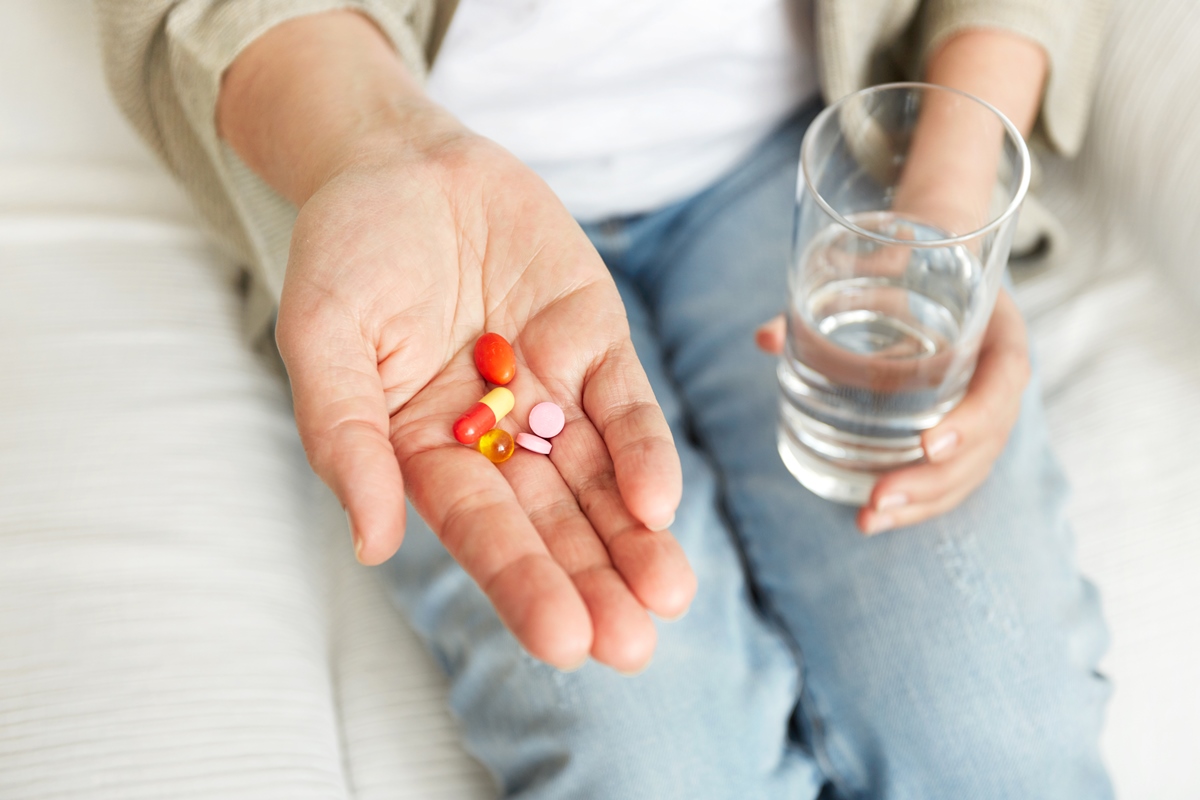 Alerta de Saúde: Sinais de Deficiência de Vitamina B12 que Você Precisa Conhecer (Mesmo se Come Carne!)