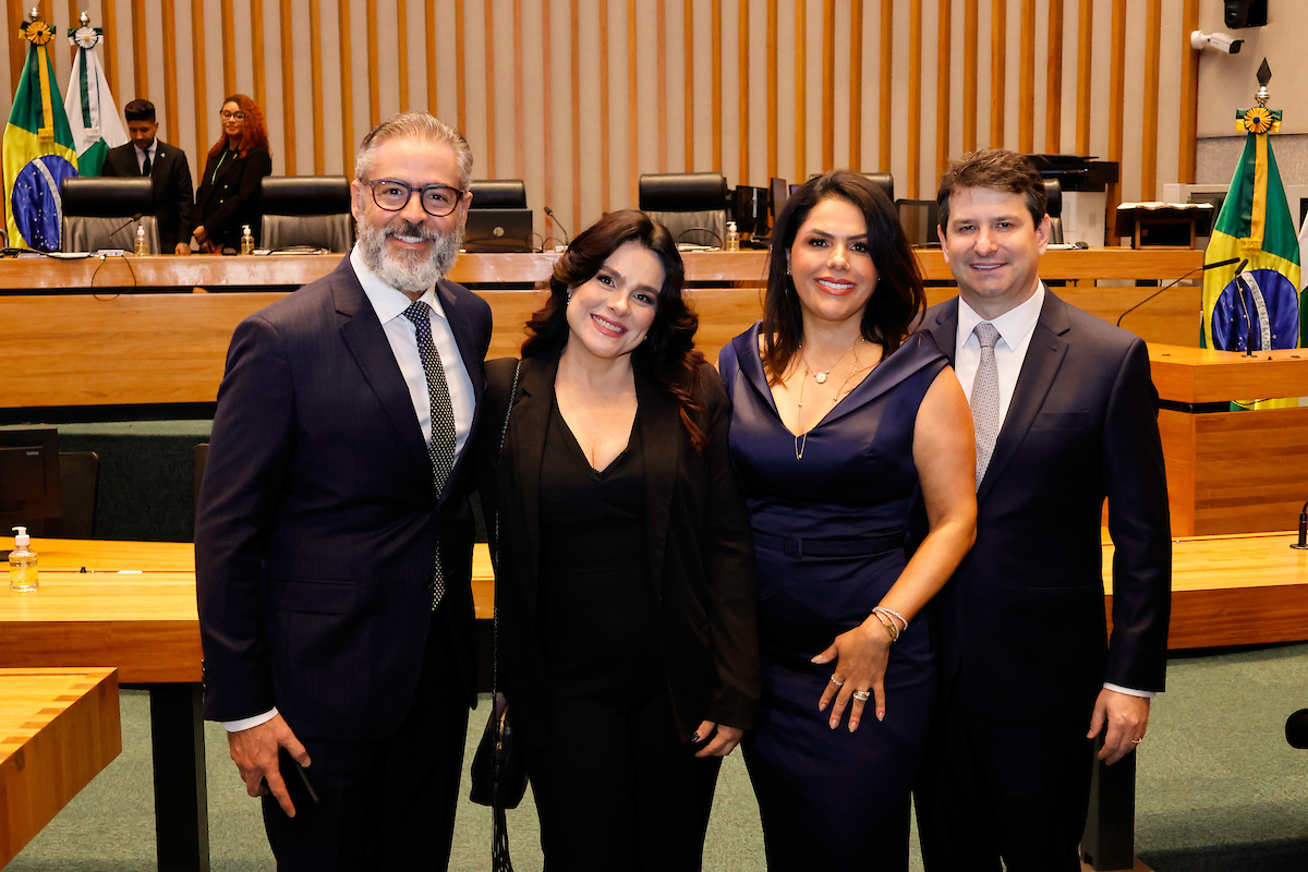 Título de Cidadão Honorário para Marcelo e Daniela Perboni - Metrópoles