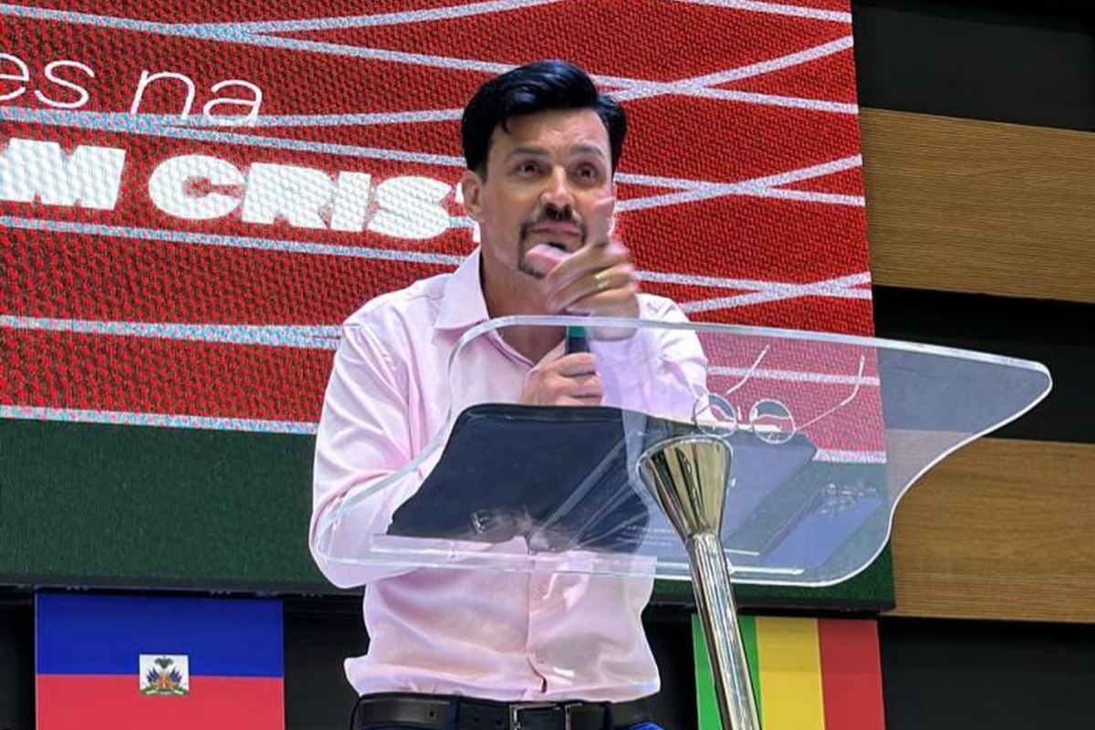 Pastor "ex-travesti" é denunciado após morte de fiel em "destransição"