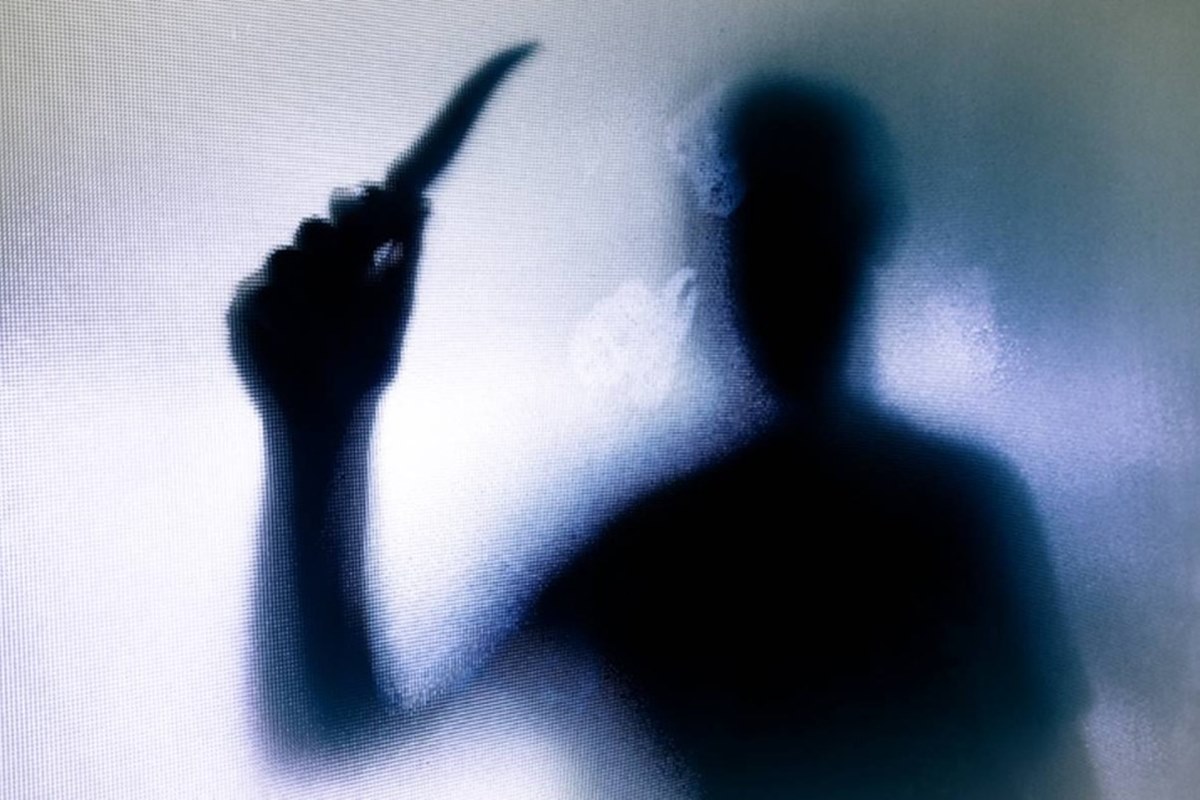 Corpo de mulher é encontrado enterrado em quintal de casa no Rio