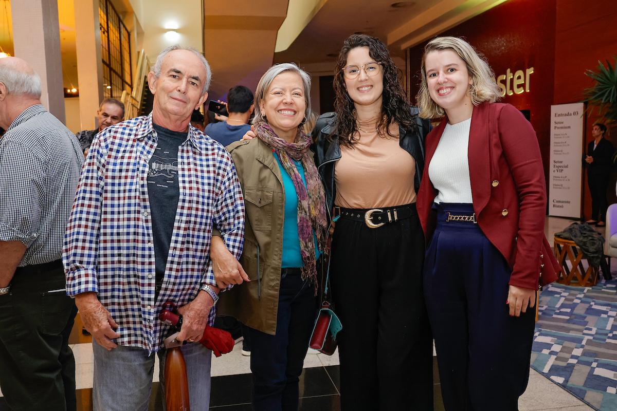 Reginaldo Ladeia, Marilza Duarte, Clarice Ladeia e Melissa Duarte