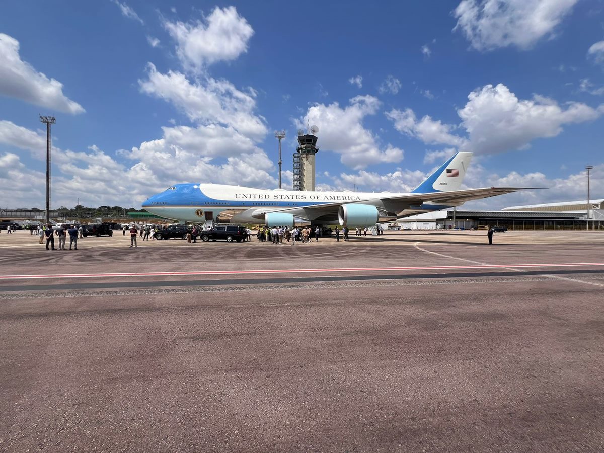 Imagem colorida do Air Force, avião oficial dos Estados Unidos - Metrópoles