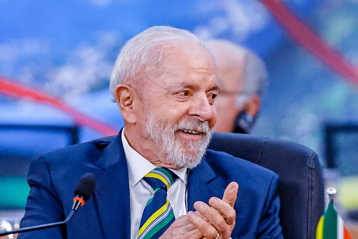 Lula almoça com militares que ocuparam função de Mauro Cid no Planalto