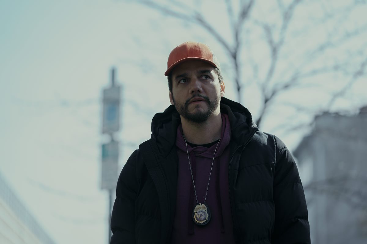 Veja as primeiras imagens de Dope Thief, da Apple TV+ com Wagner Moura |  Metrópoles