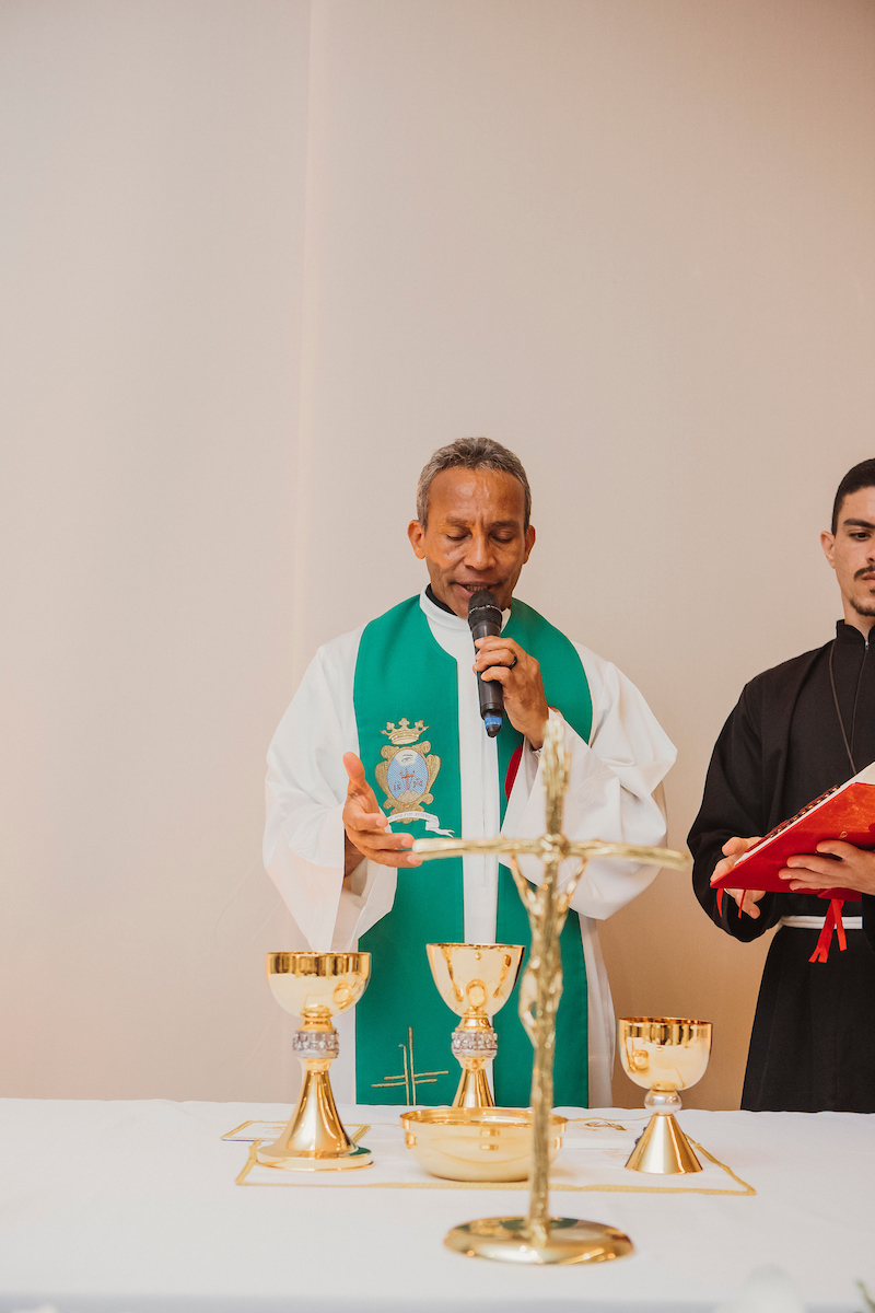 Missa em ação de graças presidida pelo padre Vanilson - Metrópoles